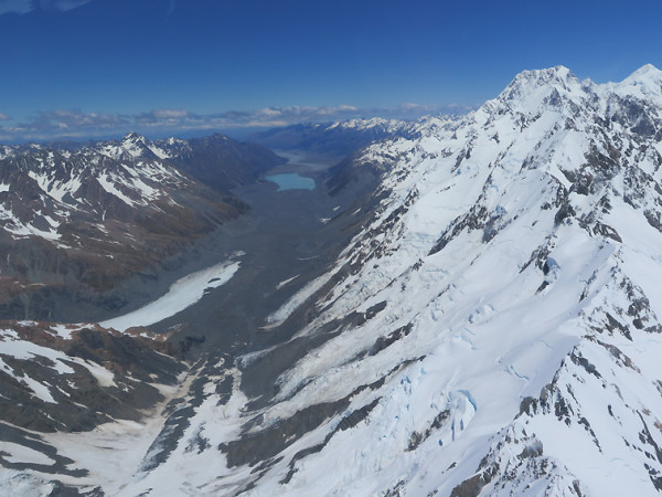 Guided mountaineering in NZ